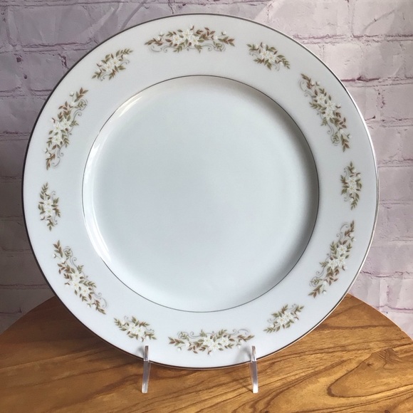 International Silver Company 326 Springtime Chop Plate Platter - Picture 1 of 4